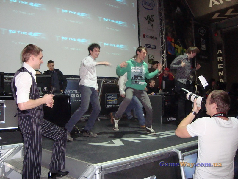 Конкурс танцев на Games Day в "Киберспорт Арене"